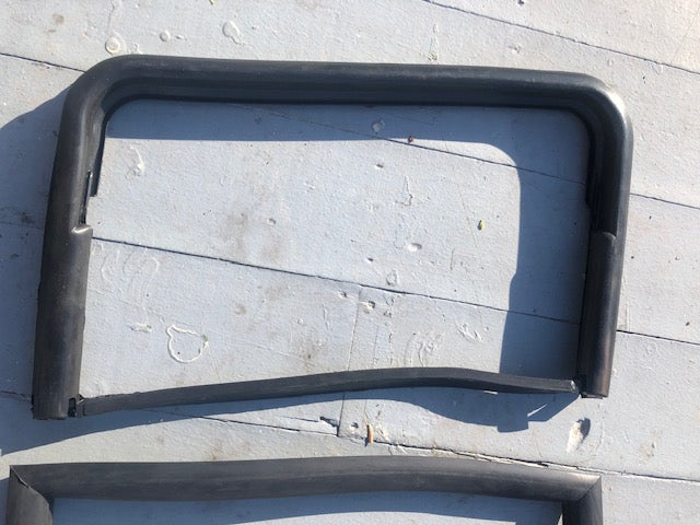 221847673A vent rubber